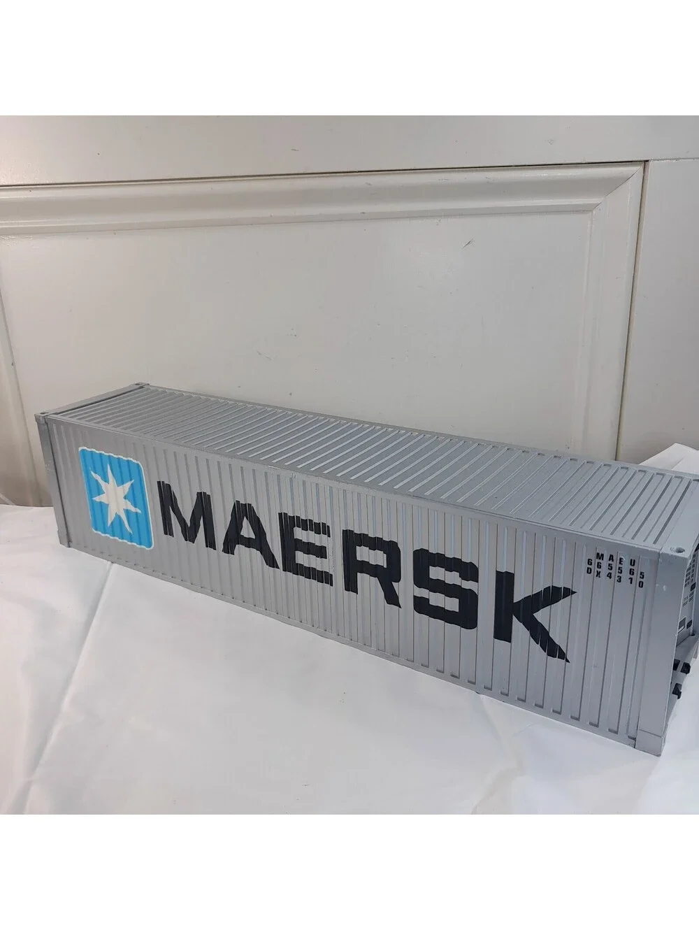 USA Trains MAERSK Intermodal Container G Gauge Scale Ribbed Side plastic train
